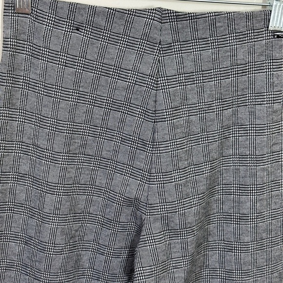 Tahari sz sm knit pant in a muted plaid in brown and tan.  Straight leg - Picture 11 of 14